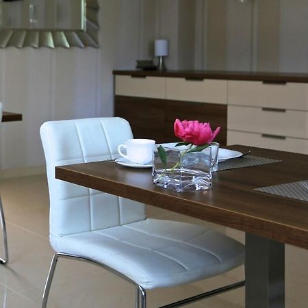 10 Bed And Breakfast Познань Екстер'єр фото