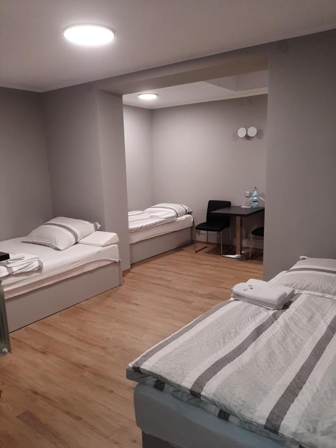 10 Bed And Breakfast Познань Екстер'єр фото