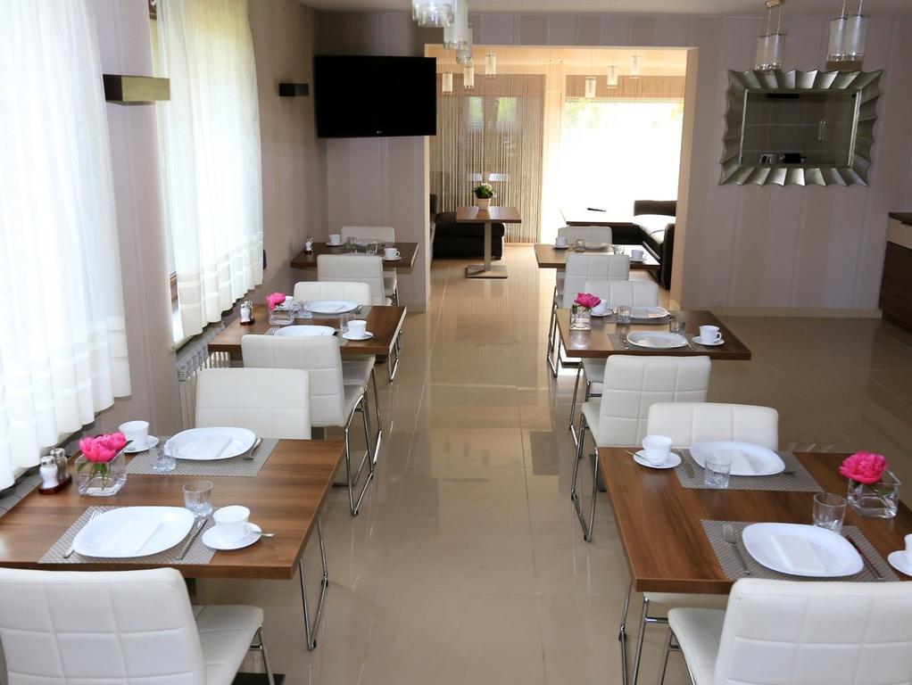 10 Bed And Breakfast Познань Екстер'єр фото